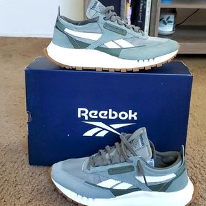 CL Legacy Unisex, 9.5 USA (10.5 regular size).